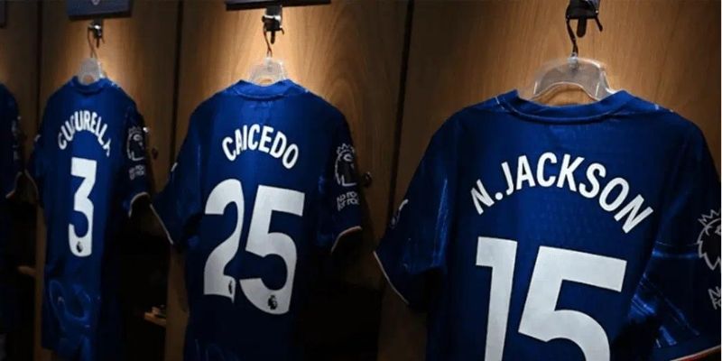 CLB Chelsea: Tiểu thích, danh hiệu cao quý của The Blues 3 Logo và trang phục thi đấu của CLB bóng đá