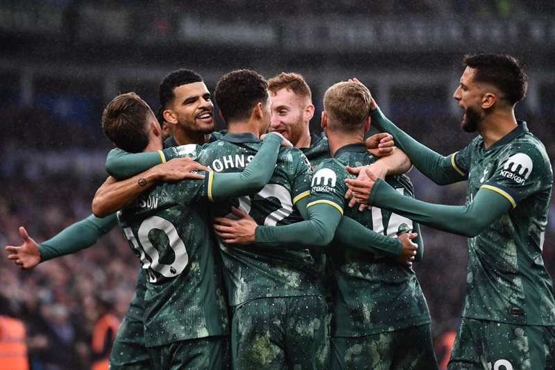 Soi kèo bóng đá Tottenham vs Nottingham
